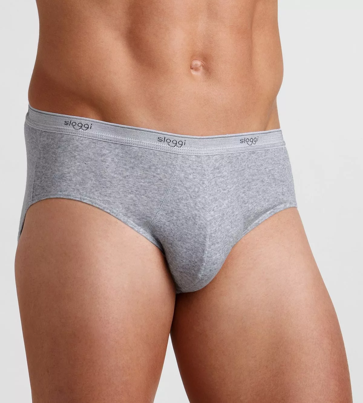 Cuecas masculinas cinza com cintura elástica e marca sloggi