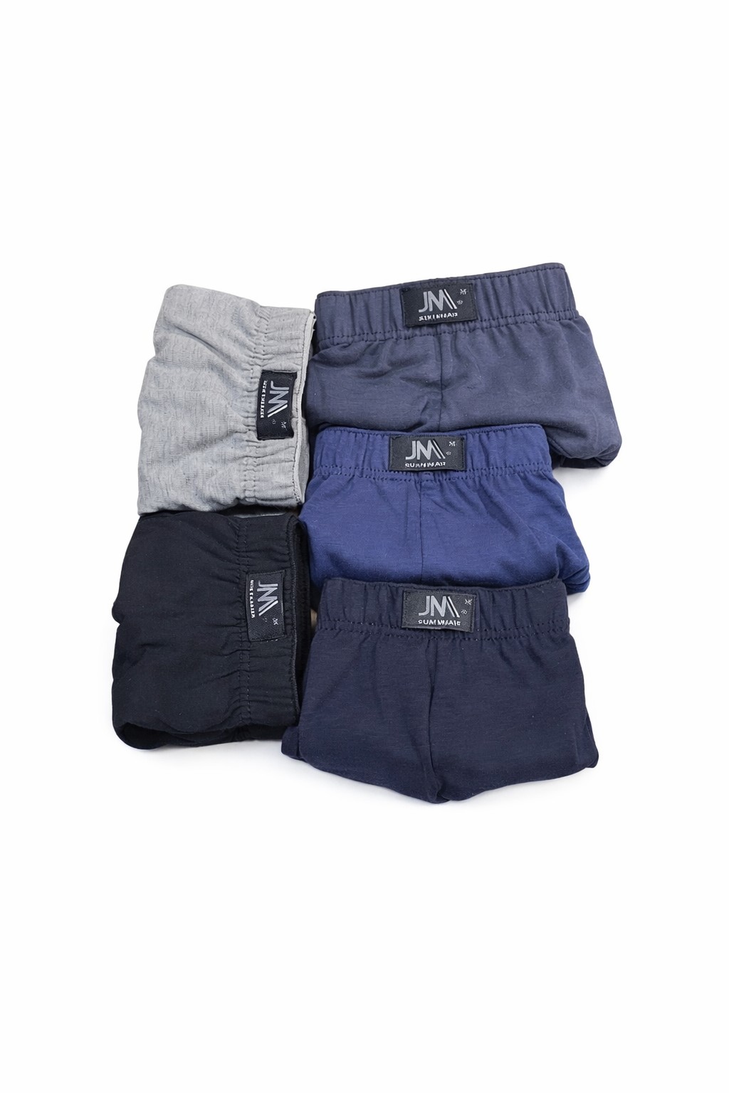 Conjunto de cinco cuecas masculinas em várias cores com etiquetas JM SUMMAR.