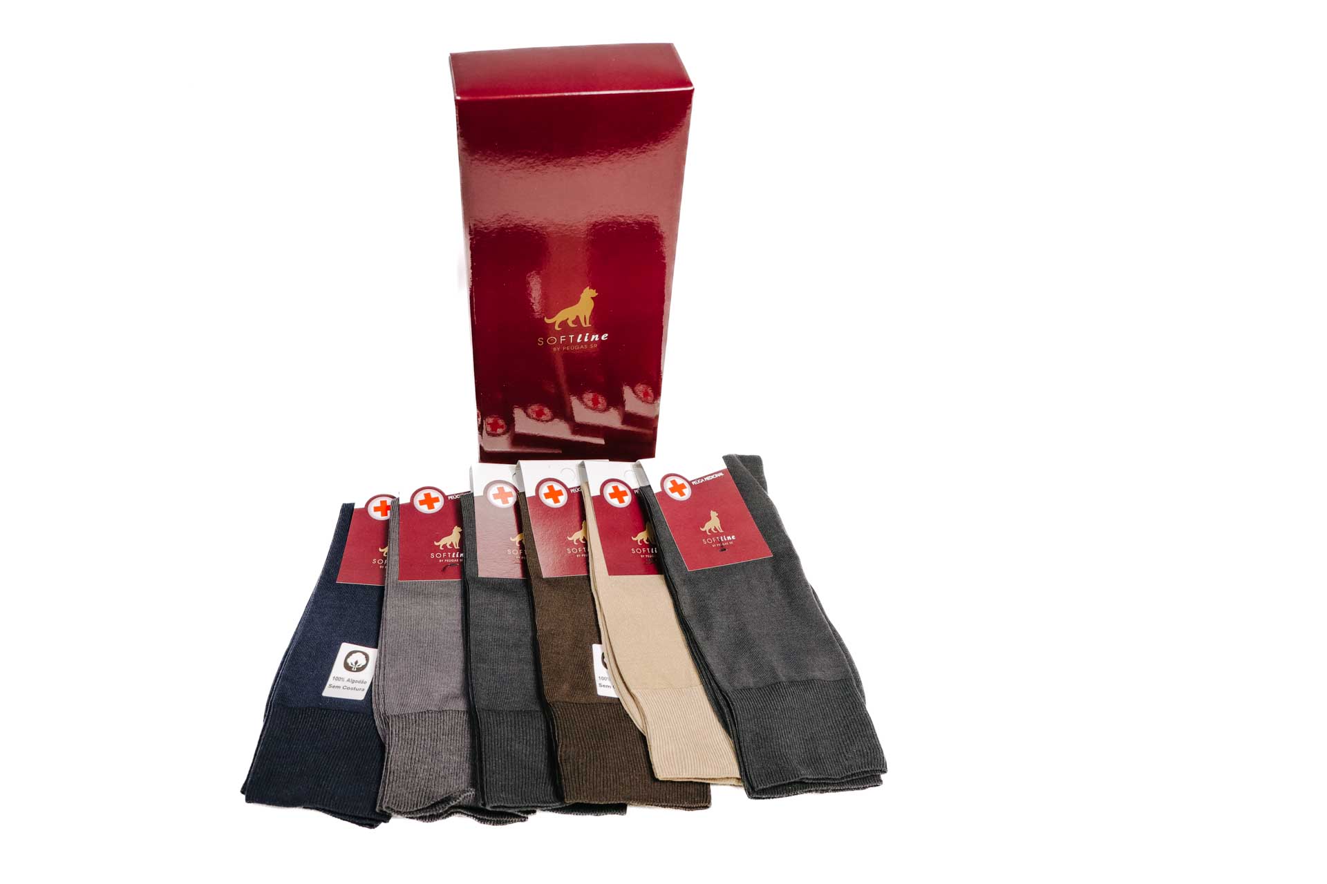 Seis pares de meias masculinas várias cores com caixa vermelha da marca Gentleman