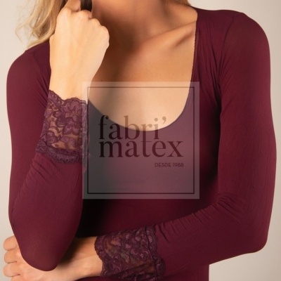 Camisola&#x20;segunda&#x20;pele&#x20;decote&#x20;em&#x20;renda&#x20;712