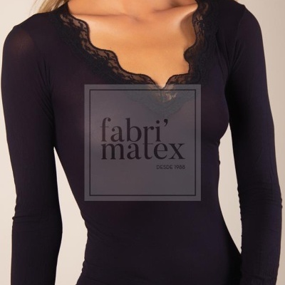 Camisola&#x20;segunda&#x20;pele&#x20;decote&#x20;em&#x20;renda&#x20;712