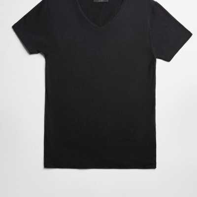 T-shirt preta de manga curta com gola em V e etiqueta Ysabel Mora