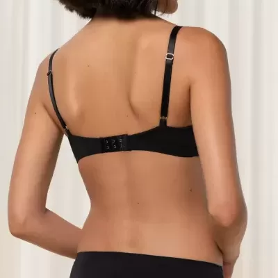 BODY&#x20;MAKE-UP&#x20;ESSENTIALS&#x20;WP