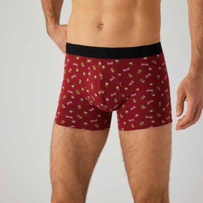 Cuecas boxer vermelhas com padrão e cintura preta