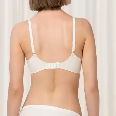 BODY&#x20;MAKE-UP&#x20;SOFT&#x20;TOUCH&#x20;WP&#x20;EX