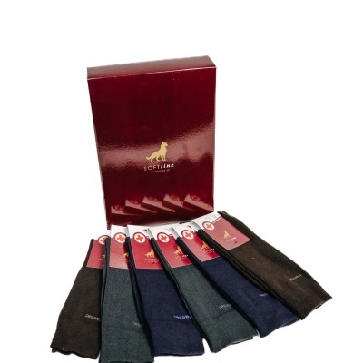 Conjunto de meias masculinas em diversas cores com embalagem vermelha OFFLINE OF MILANO