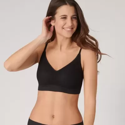 Soutien preto sem aro com alças finas ajustáveis e acabamento em renda preta