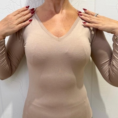 Camisola&#x20;manga&#x20;comprida&#x20;com&#x20;decote&#x20;em&#x20;tule&#x20;85-85