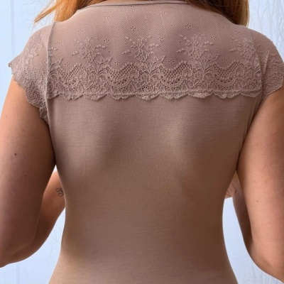 Camisola&#x20;manga&#x20;curta&#x20;com&#x20;decote&#x20;em&#x20;renda&#x20;sweetlady&#x20;85-88