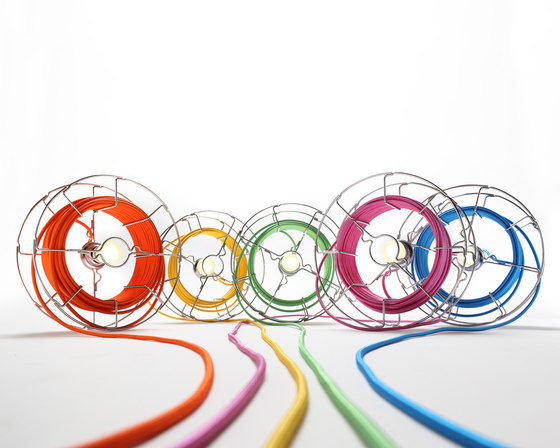 ARIANNA Cinco rolos de cabo colorido em carretéis metálicos