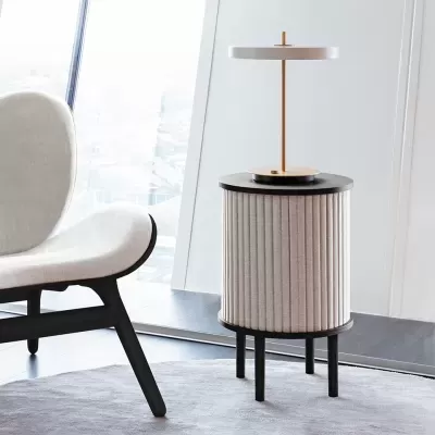https://www.luxe-design.pt/product/audacious-mesa-de-cabeceira
