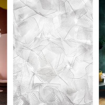 Lâmpada de teto branca de penas em duas salas de estar decoradas com móveis modernos e parede rosa e verde.