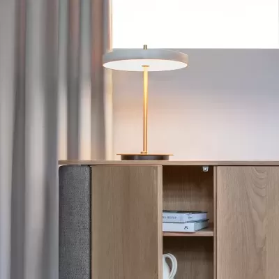 https://www.luxe-design.pt/product/asteria-table-lamp