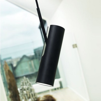 Luminária pendente cilíndrica preta metal com interior branco em ambiente moderno