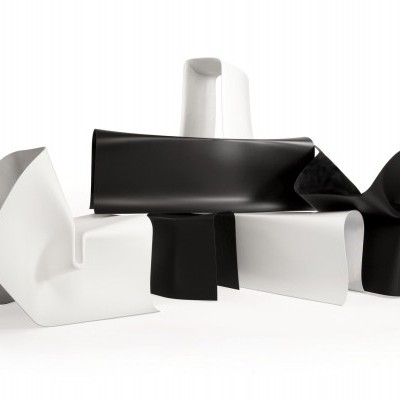 Objetos decorativos geométricos preto e branco com textura lisa