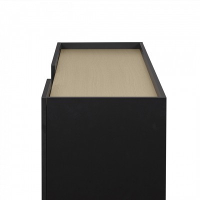 Gaveta de móvel preta com interior em madeira clara