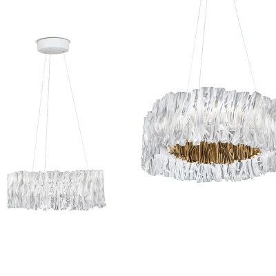 Lâmpadas pendentes em vidro esculpido com estrutura dourada