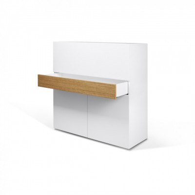 Móvel branco moderno com gavetão de madeira clara