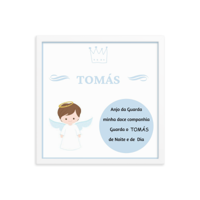 Moldura branca com desenho de anjo e texto azul para criança chamada Tomás