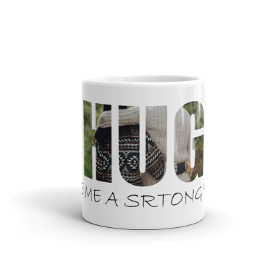 Caneca branca com texto e imagem no corpo