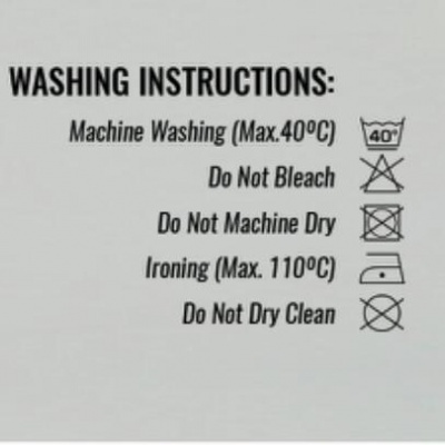 Etiqueta com instruções de lavagem e símbolos de cuidados têxteis