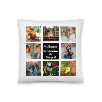 Almofada branca com fotos e texto central em preto