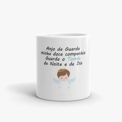 Caneca branca com ilustração de anjo e texto em português