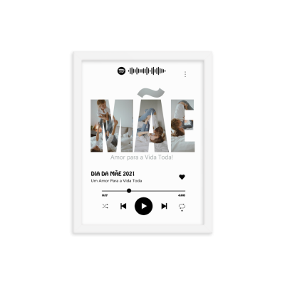 Pôster emoldurado com design de música Spotify e fotos formando a palavra MÃE