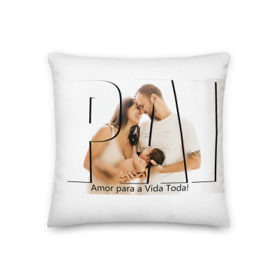 Almofada branca com foto de casal e bebé, texto 'Amor para a Vida Toda!'