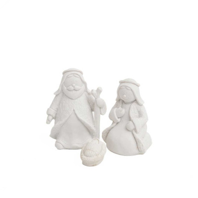 Figuras decorativas brancas em cerâmica de uma cena de presépio