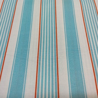 Tecido com riscas verticais azuis, brancas e laranja