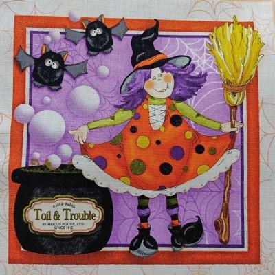 Pano de prato de Halloween com bruxa, morcegos, caldeirão e teia de aranha