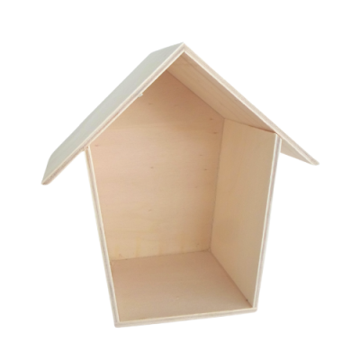 Casa decorativa de madeira clara em forma de casinha