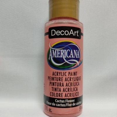 Frasco de tinta acrílica rosa DecoArt Americana com tampa dourada e etiqueta colorida