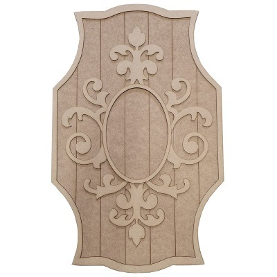 Tapete decorativo bege com padrão ornamental em relevo