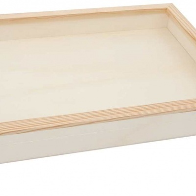 Moldura retangular de madeira clara com fundo branco