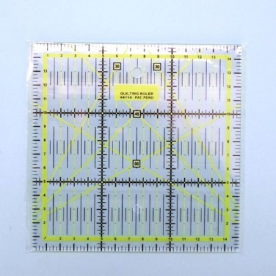 Régua quadrada transparente para quilting com marcações coloridas