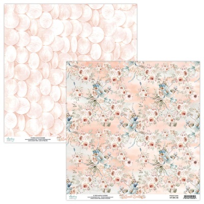 Papel decorativo com padrões de escamas e flores em tons de rosa e azul