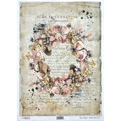 Folha decorativa envelhecida com guirlanda de flores e texto antigo.