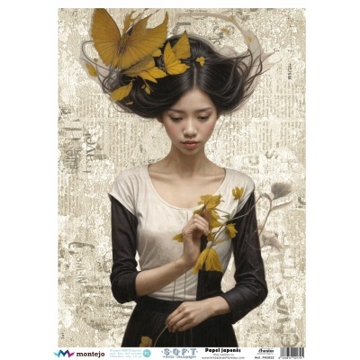 Mulher com borboletas amarelas no cabelo, blusa preta e branca, segurando folhas amarelas, fundo texturizado em tons neutros