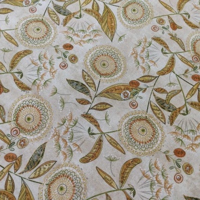 Tecido floral com padrão castanho, verde e bege sobre fundo claro