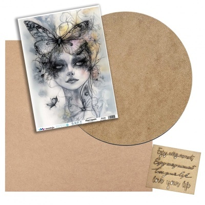 Conjunto de papéis e recortes com ilustração de rapariga e texto escrito à mão.