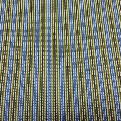 Tecido riscado com várias cores