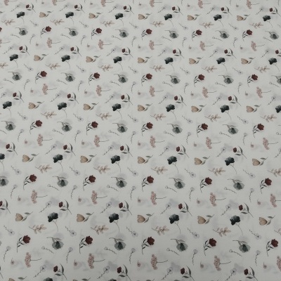 Tecido branco com padrão floral pequeno repetido