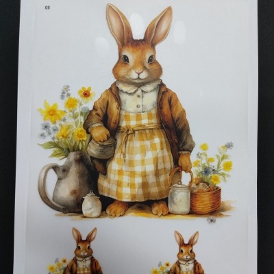 Desenho de coelho vestido com avental amarelo e casaco castanho com flores amarelas