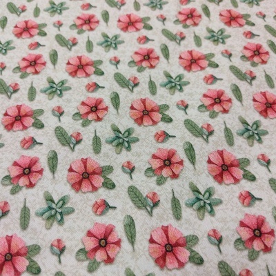 Tecido branco com padrão de flores cor-de-rosa e botões verdes
