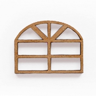 Peça em madeira com formato de janela de meia-lua
