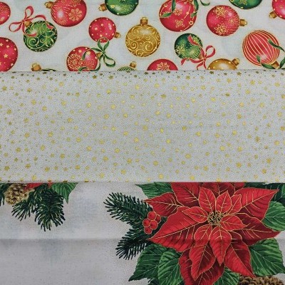 Três tecidos natalícios com padrões de bolas, estrelas douradas e poinsétia