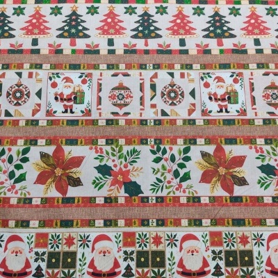 Pano decorado com motivos natalícios, incluindo árvores, flores, Pai Natal e bolas de Natal.