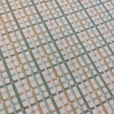 Tecido com padrão de listras verticais e horizontais em verdes, bege e rosa claro